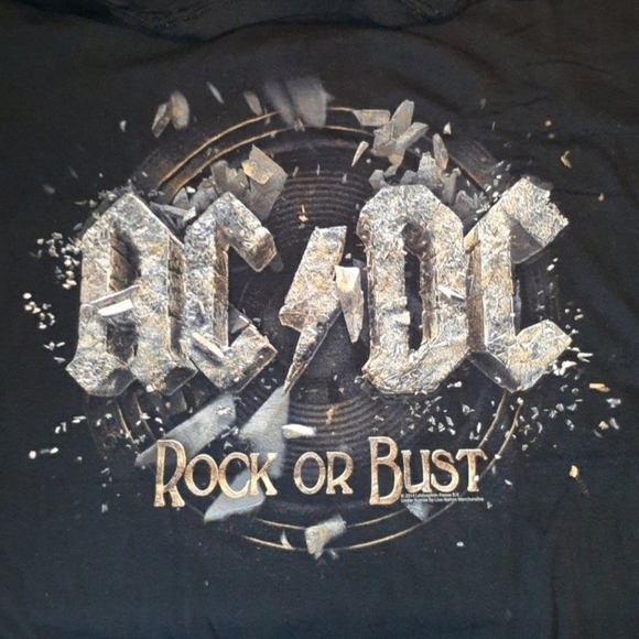 New AC/DC dead stock 2014 shirts - Picture 1 of 3